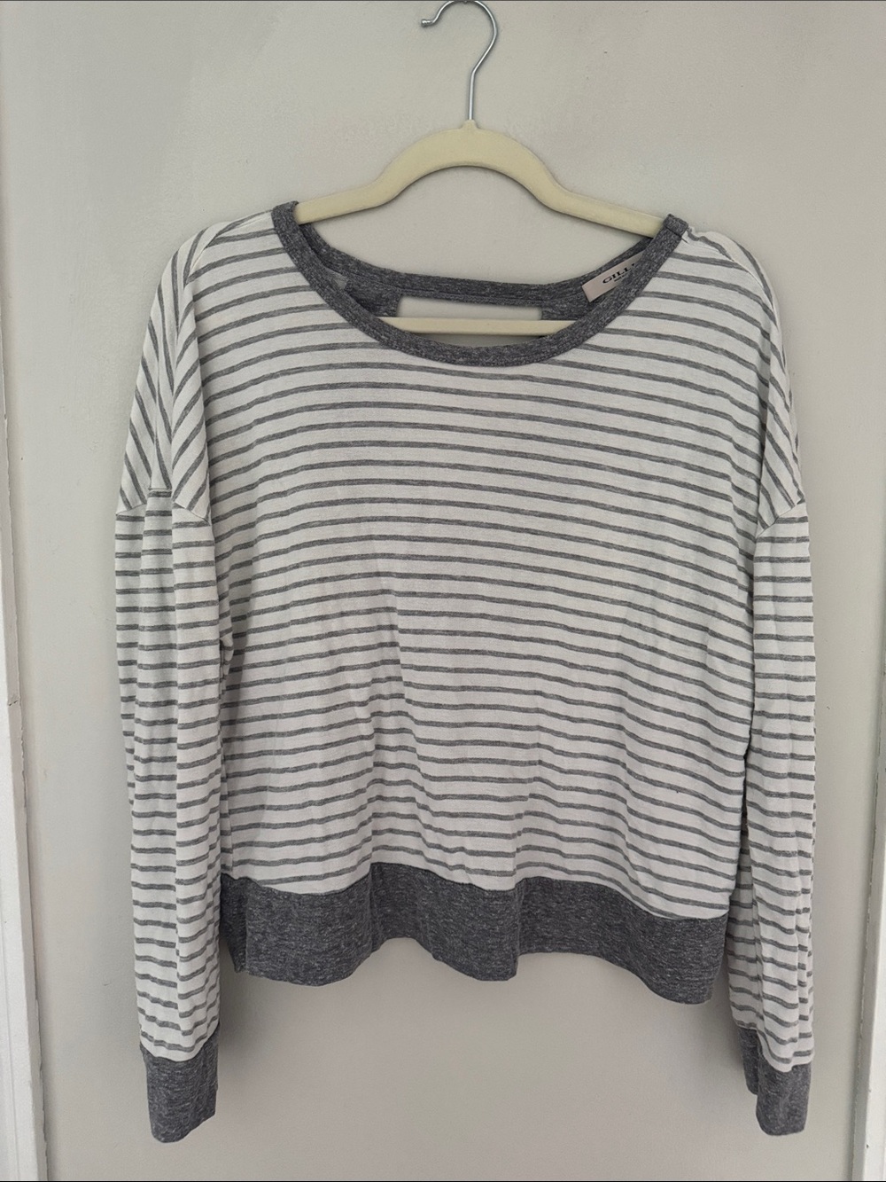 Gilli White and Gray Striped Scoop Neck Sweater With Open Back